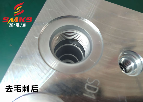 液壓閥塊內(nèi)部貫通孔去毛刺，這種<a href='http://www.zulin999.com' target='_blank'><u>流體拋光機</u></a>你一定沒見過！